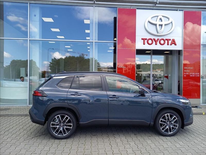 Toyota Corolla Cross 2,0 Executive + Skyview - fotka 6 z 15