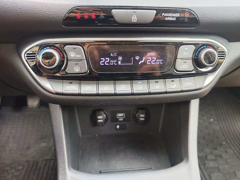 Hyundai i30 1.5 T-GDi/117kW Smart Family - fotka 16 z 30