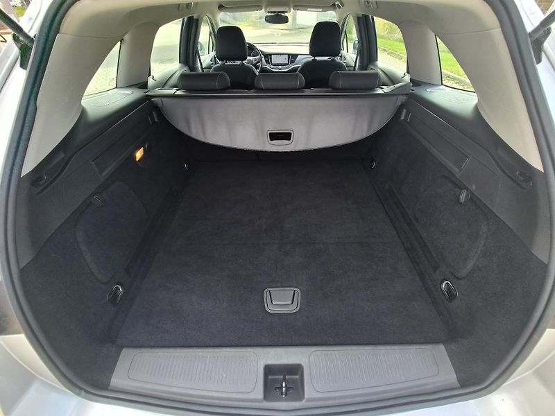 Opel Astra 1,6 CDTI - fotka 8 z 10