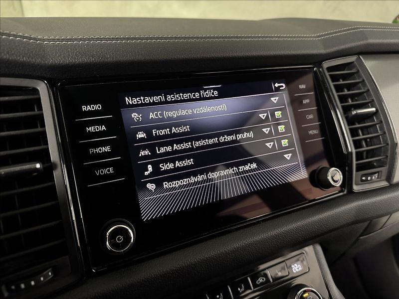 Škoda Kodiaq 1,5 TSi  DSG Clever LED Matrix - fotka 31 z 45