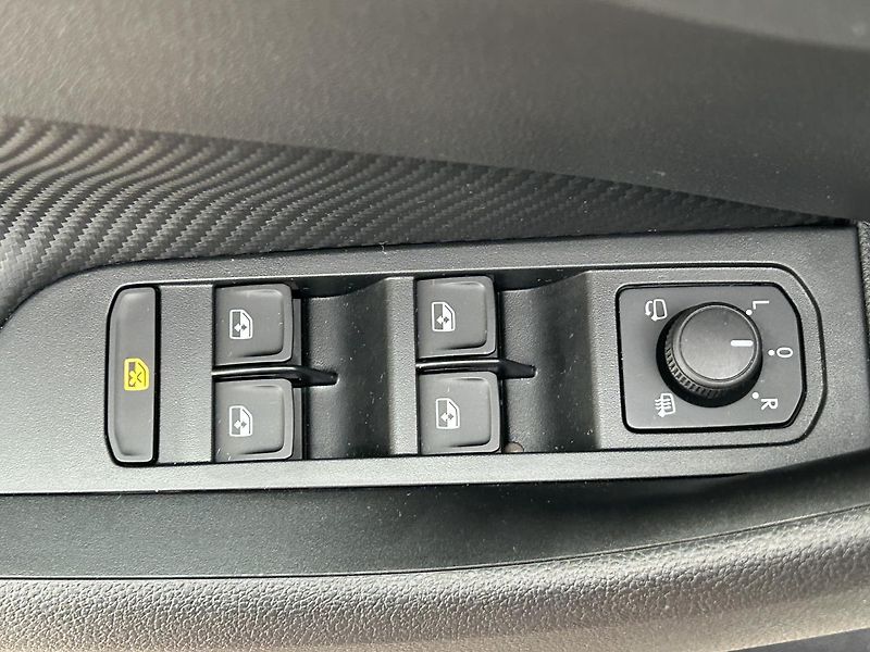 Škoda Kamiq 1.5 TSI Monte Carlo - fotka 17 z 30