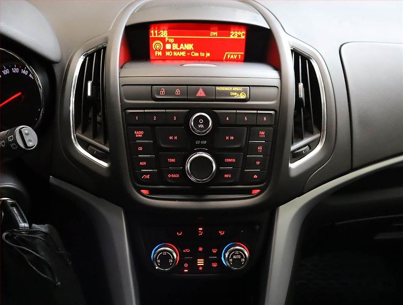 Opel Zafira (2012) 1.4 Turbo, 7 míst, Tempomat - fotka 12 z 18