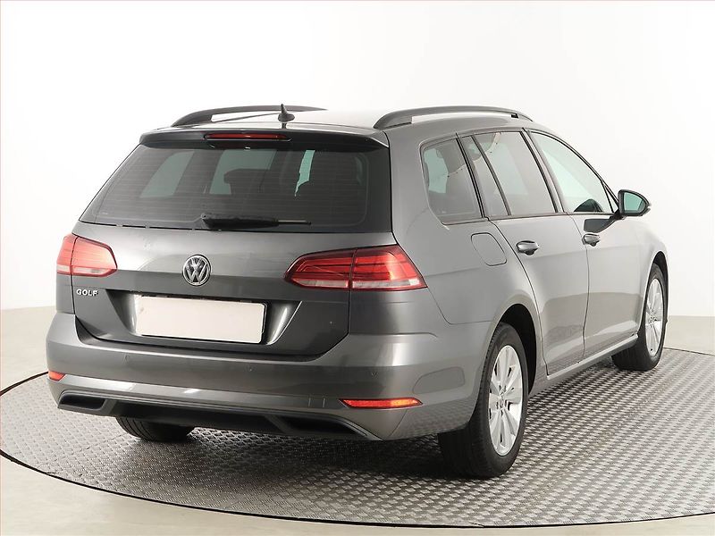 Volkswagen Golf (2019) 1.6 TDI, Navi, Park. senzory - fotka 5 z 17