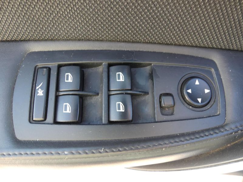 BMW X3 (2008) 2,0 d X-drive - fotka 18 z 20