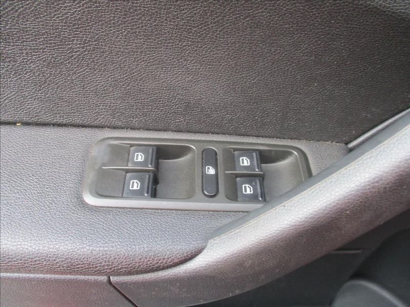 Škoda Yeti 1,2 TSI, klima, servis, tažné, - fotka 21 z 26