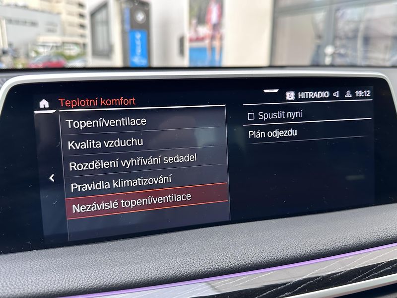 BMW Řada 7 740d xDrive, Masáže, Nezávislé - fotka 23 z 29