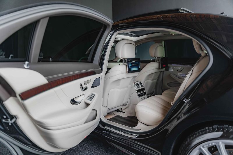 Mercedes-Benz Třídy S (2020) S400dL*AMG*HUD*2xLCD*R20 - fotka 10 z 16