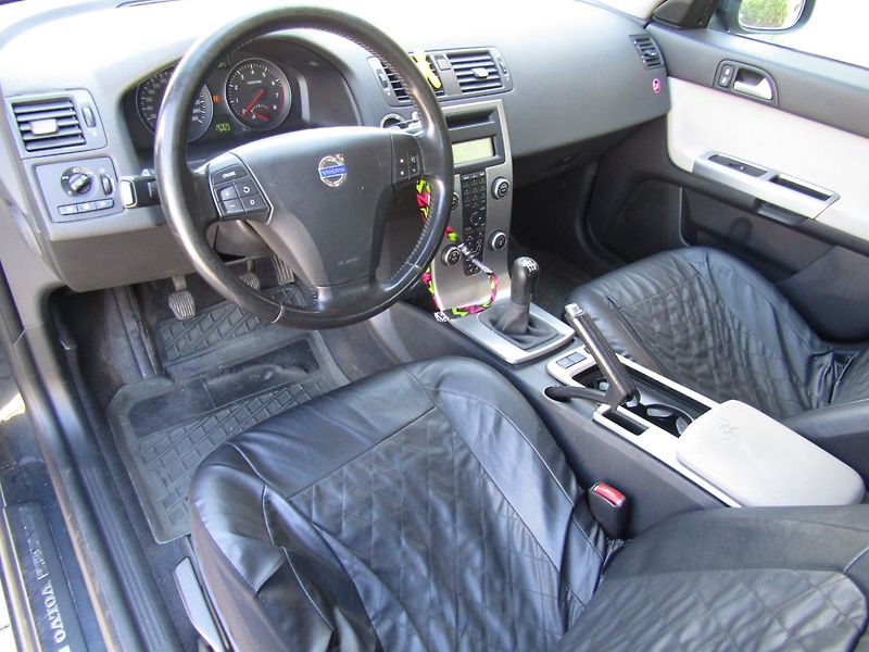 Volvo V50 (2009) 1.8 16V kW - fotka 12 z 35