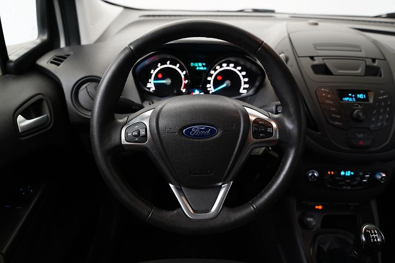 Ford Tourneo Courier - fotka 17 z 24