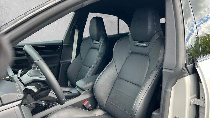Porsche Macan (2026) 4S Electric - fotka 16 z 30