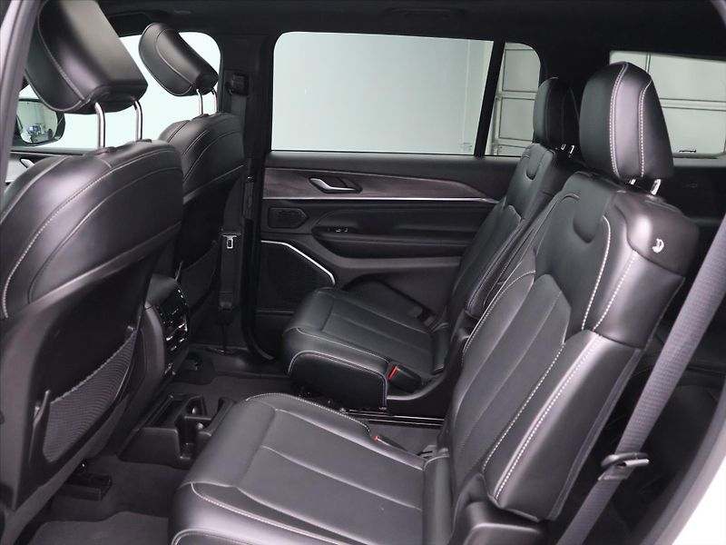Jeep Grand Cherokee 3,6 L 216kW OverLand Long DPH - fotka 18 z 42