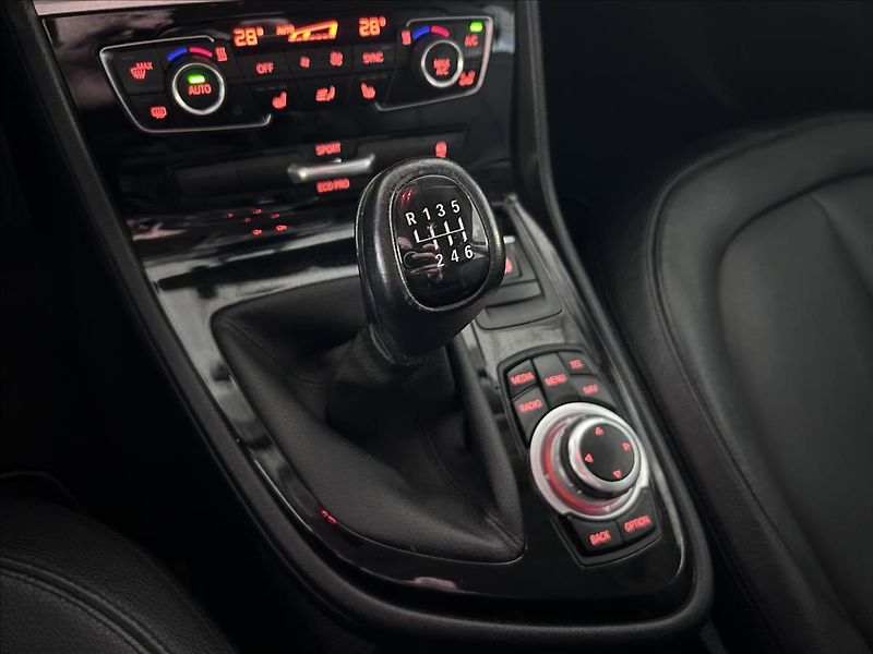 BMW Řada 2 2,0   218d,ActiveTourer,2.MAJ - fotka 29 z 34