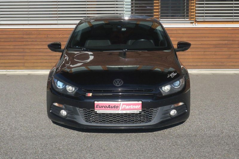 Volkswagen Scirocco (2009) 2,0TDI SPORT Panorama Bi-Xenon - fotka 7 z 44