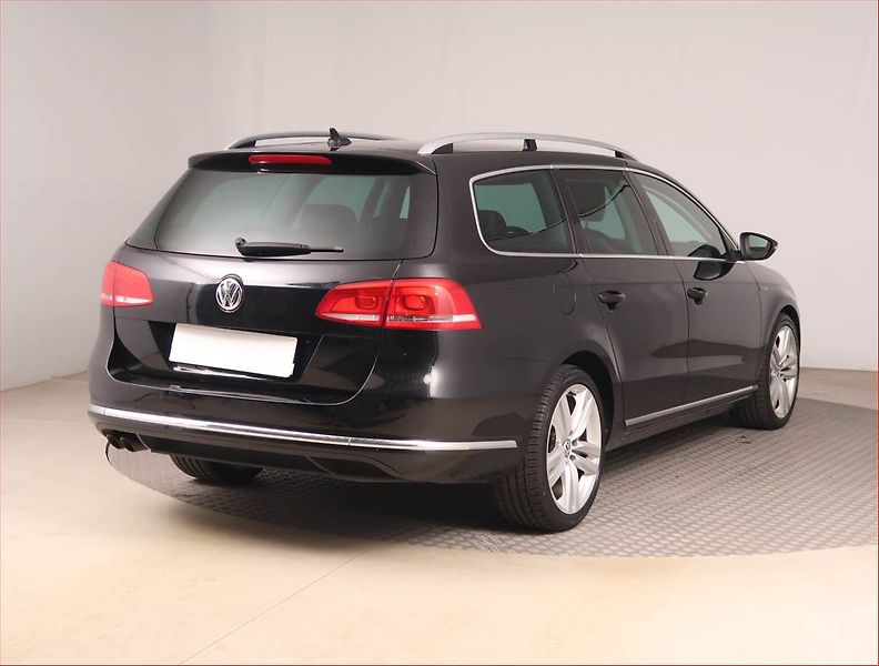Volkswagen Passat (2012) Highline 2.0 TDI, Navi - fotka 5 z 16