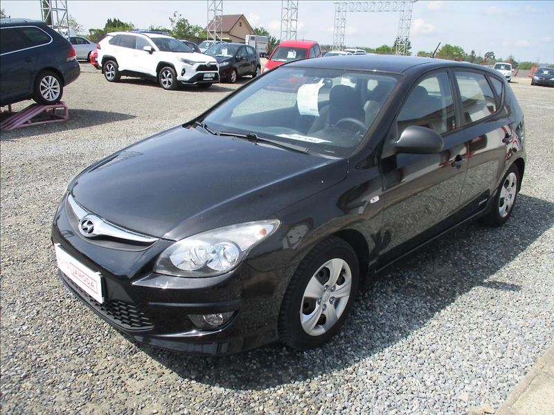 Hyundai i30 1,4 i 16v, klima, serviska, - fotka 3 z 38