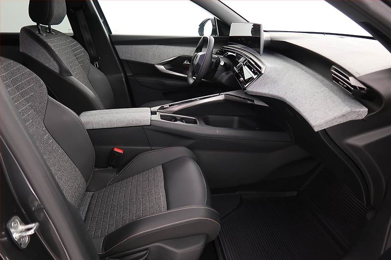 Peugeot 5008 (2025) Allure PureTech 130 - fotka 9 z 20