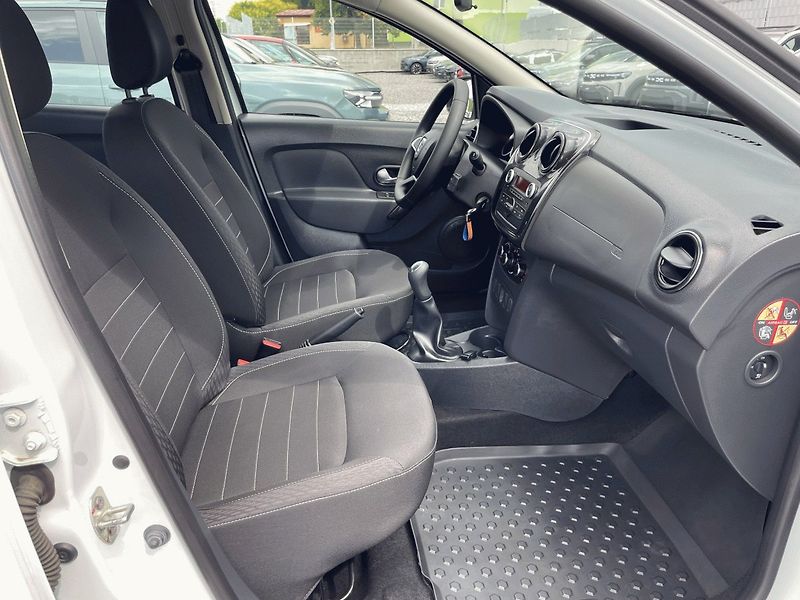 Dacia Sandero (2020) 1.0 TCe,54kW,Klima,ČR - fotka 24 z 28