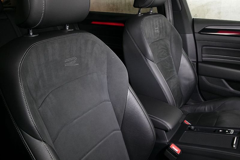 Volkswagen Arteon 2.0TDI 147kW 4x4 R-Line IQ Web - fotka 15 z 38