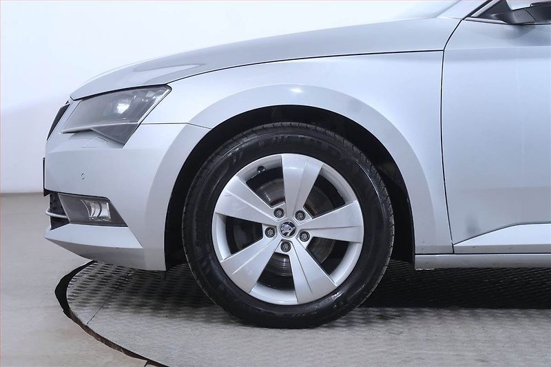 Škoda Superb (2018) 2.0 TDI, 4X4, Automat, Navi - fotka 15 z 24