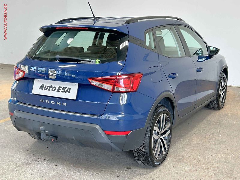 Seat Arona (2017) 1.0 TSi, LED, AC - fotka 4 z 15