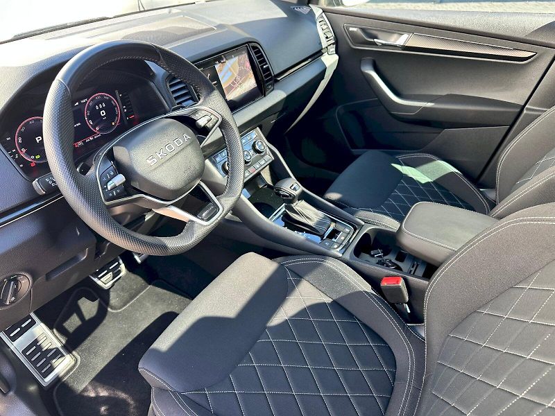 Škoda Karoq (2025) 1.5 TSI 110kW Sportline DSG - fotka 6 z 27