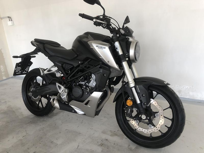 Honda CB 125 R Neo Sports Café ABS - fotka 2 z 17