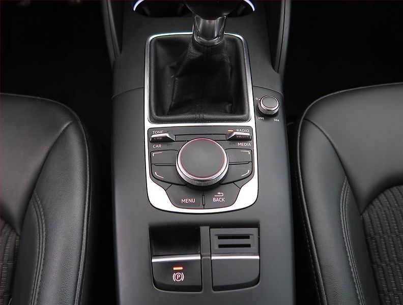 Audi A3 (2014) 1.2 TFSI, Kůže, Bi-Xenony - fotka 15 z 18