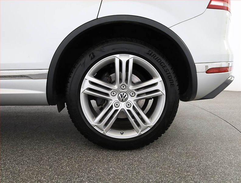 Volkswagen Touareg (2015) R-Line 3.0 TDI, 4X4, Automat - fotka 21 z 21