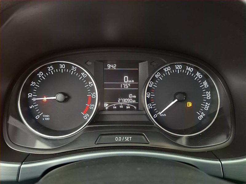 Škoda Fabia (2015) Ambition 1.4 TDI, Tempomat - fotka 11 z 21