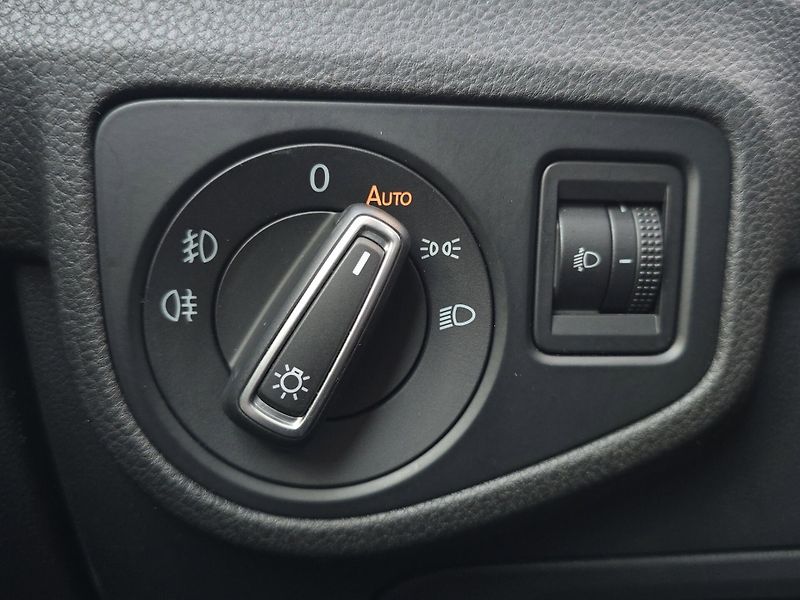 Volkswagen Golf Sportsvan (2014) 1.4 TSi 92kw, Aut. klima, Vyhř - fotka 13 z 23