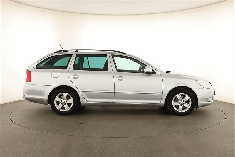 Škoda Octavia (2012) 2.0 TDI, Tažné, levný provoz - fotka 6 z 14