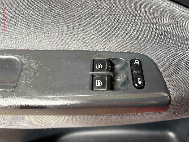 Škoda Octavia (2007) 1.9TDI, klimatizace, el. okna - fotka 12 z 13