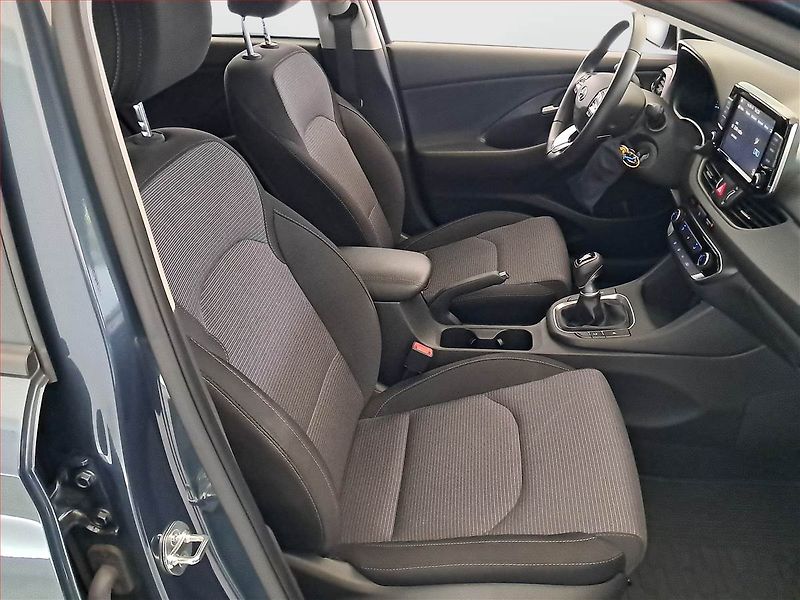 Hyundai i30 (2024) Comfort 1.0 T-GDI, ČR,1.maj - fotka 9 z 18
