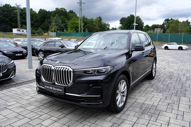 BMW X7 40i xDrive/panorama/7 míst - fotka 2 z 47