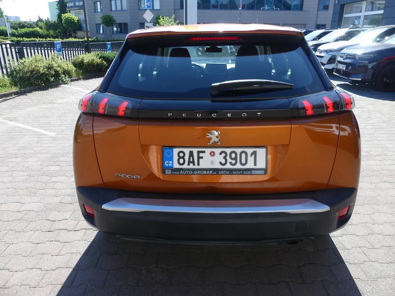 Peugeot 2008 (2020) 1,2 PureTech MAN6 - fotka 6 z 22