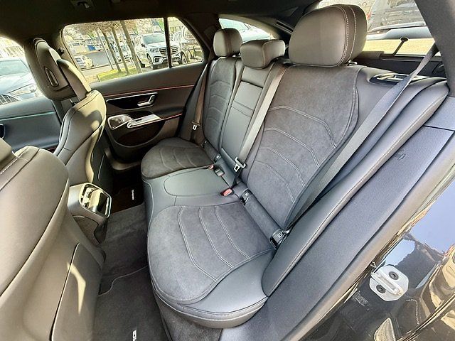 Mercedes-Benz Třídy E (2025) 300 de 4MATIC kombi s EQ - fotka 16 z 46