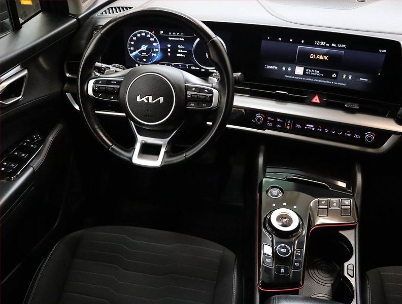 Kia Sportage (2023) 1.6 T-GDI MHEV - fotka 7 z 26