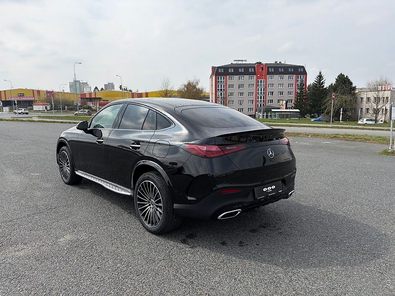 Mercedes-Benz GLC (2026) 300 e 4MATIC kupé - fotka 4 z 16