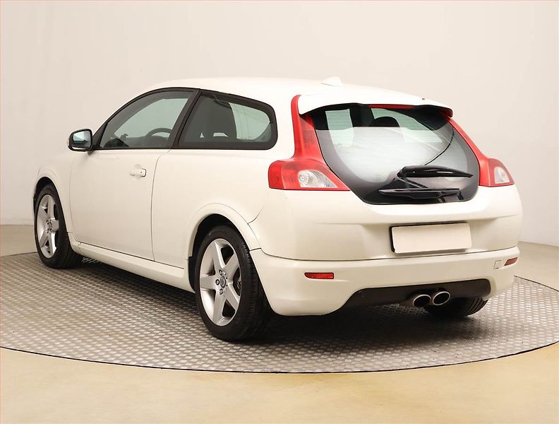 Volvo C30 (2009) 1.6 D, po STK, v dobrém stavu - fotka 4 z 17
