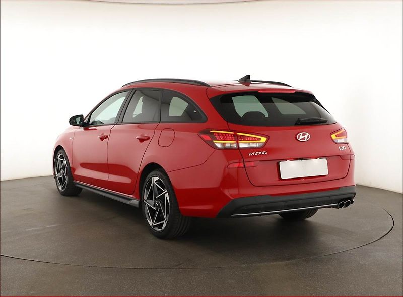 Hyundai i30 (2025) 1.5 T-GDI MHEV 48V, N- Line - fotka 4 z 21
