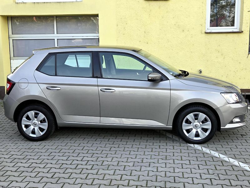 Škoda Fabia PANORAMA,SERV.KNÍŽKA 1.MAJ   - fotka 6 z 42