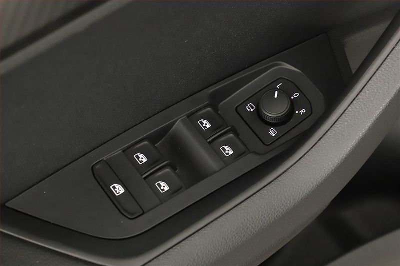 Škoda Karoq (2025) 2.0 TDI, SPORTLINE, AUTOMAT - fotka 10 z 17