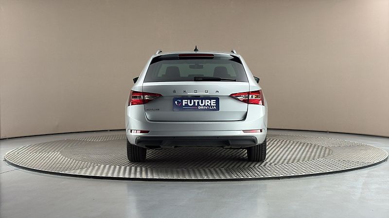 Škoda Superb 2.0 TDI DSG Style Combi - fotka 5 z 28