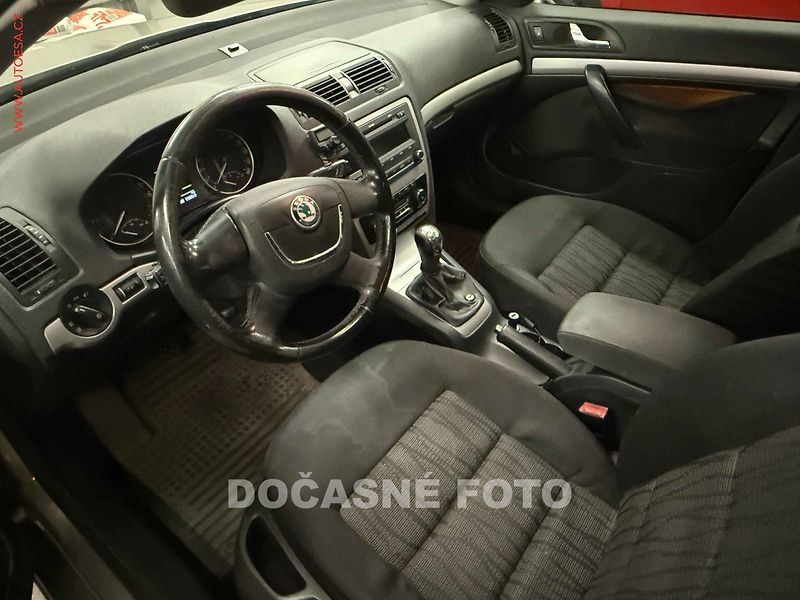 Škoda Octavia (2009) 1.9 TDi, 2.maj,ČR - fotka 3 z 3