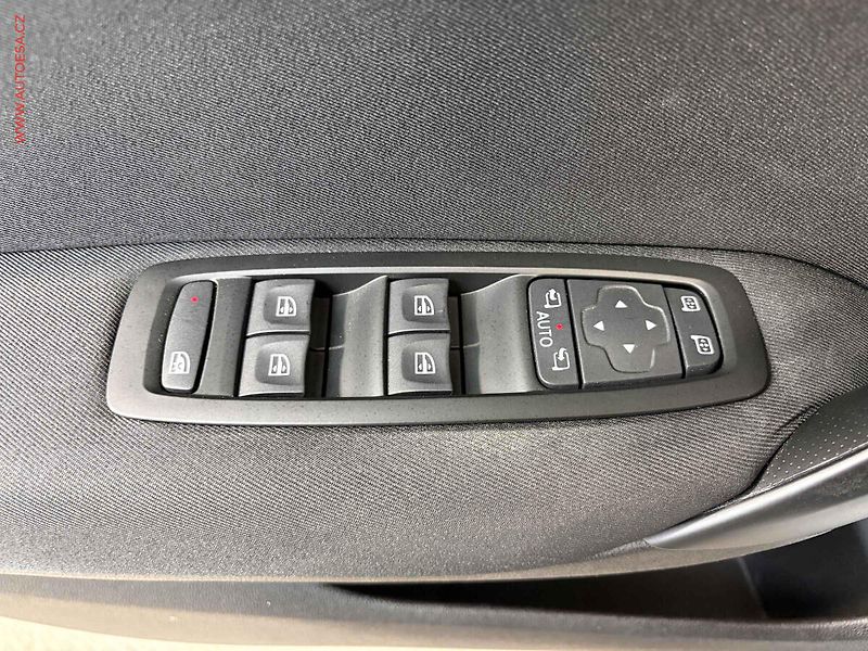 Renault Mégane (2019) 1.3 TCe, 1.maj,ČR, AC, temp. - fotka 12 z 16
