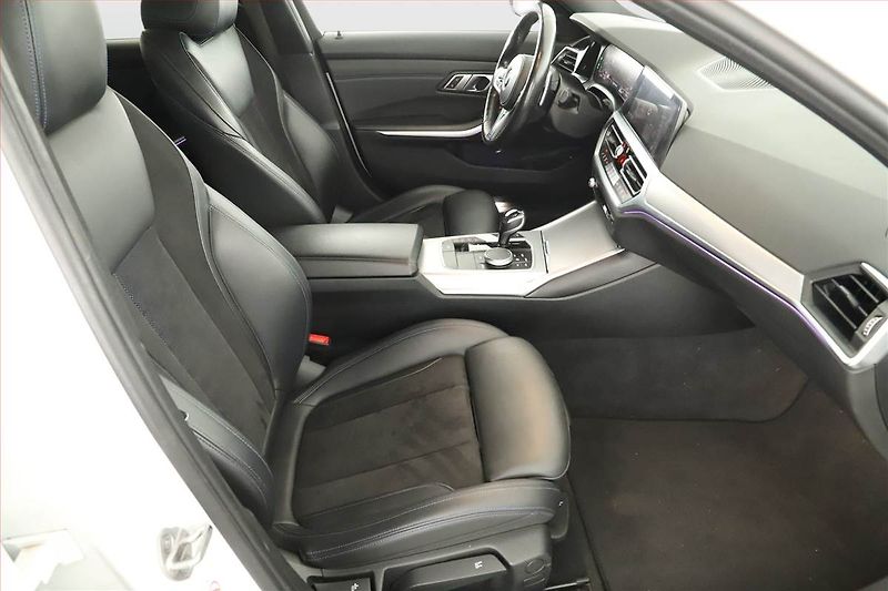 BMW Řada 3 (2021) M Sport 320 d xDrive - fotka 7 z 22