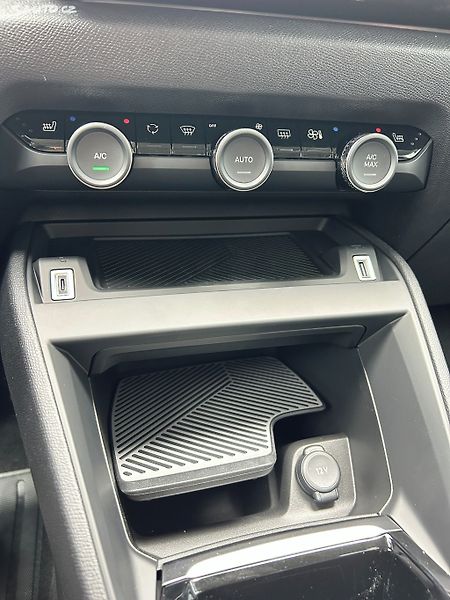 Citroën C4 (2025) PLUS 1.2 PureTech 1 - fotka 12 z 15