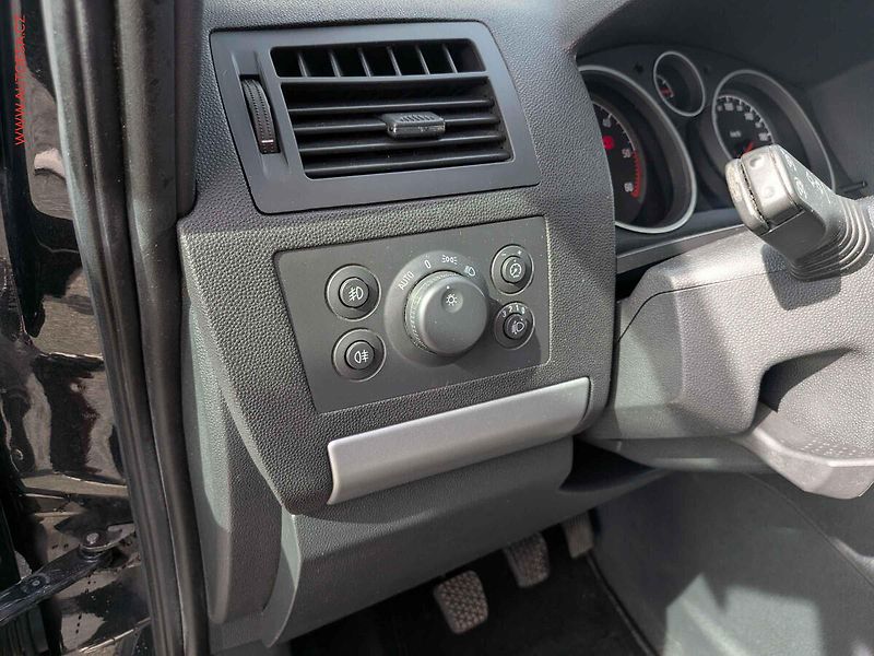 Opel Zafira (2013) 1.7 CDTi, 2.maj, AC, temp - fotka 13 z 17