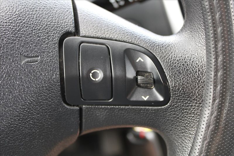 Kia Ceed 1,4 i  ČR,1.MAJITEL,SERVIS - fotka 16 z 28