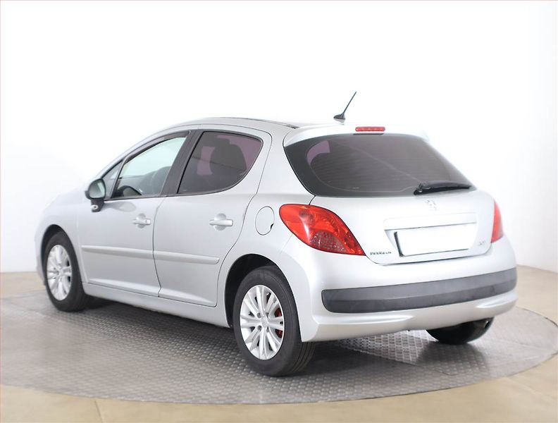 Peugeot 207 (2006) 1.4 HDI, po STK, pěkný stav - fotka 4 z 15